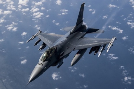 Ông Medvedev cảnh báo nguy cơ chiến tranh hạt nhân khi Ukraine nhận chiến đấu cơ F-16