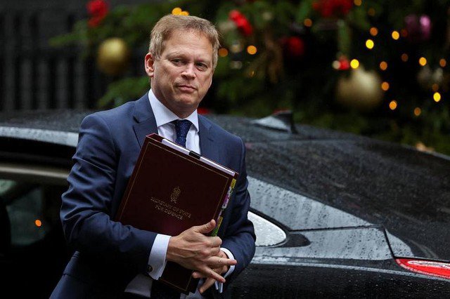 Bộ trưởng Quốc phòng Anh Grant Shapps. Ảnh: Reuters