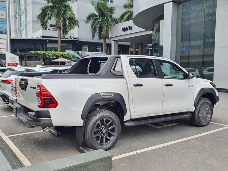 Đại lý Việt Nam nhận cọc Toyota Hilux 2024, giá dự kiến từ 700 triệu đồng - 7