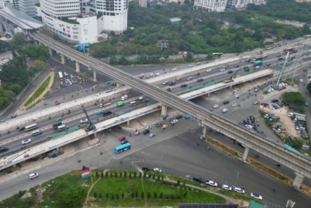 Hiện trạng cầu vượt thép Mai Dịch trước ngày chuẩn bị thông xe