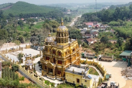 Lâu đài dát vàng 70 tỷ đồng ở Nghệ An