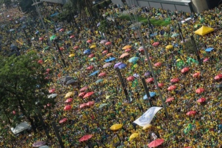 Cựu Tổng thống Brazil Bolsonaro có thể bị ngồi tù, "biển người" biểu tình ủng hộ kín đường