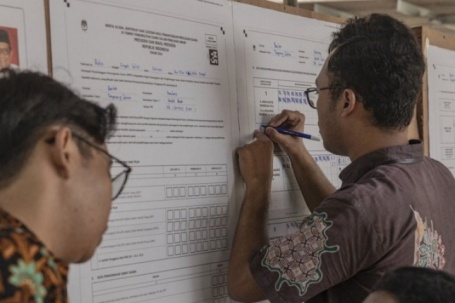 Bầu cử Indonesia: 108 người chết, hơn 14.300 người ngã bệnh vì kiệt sức kiểm phiếu