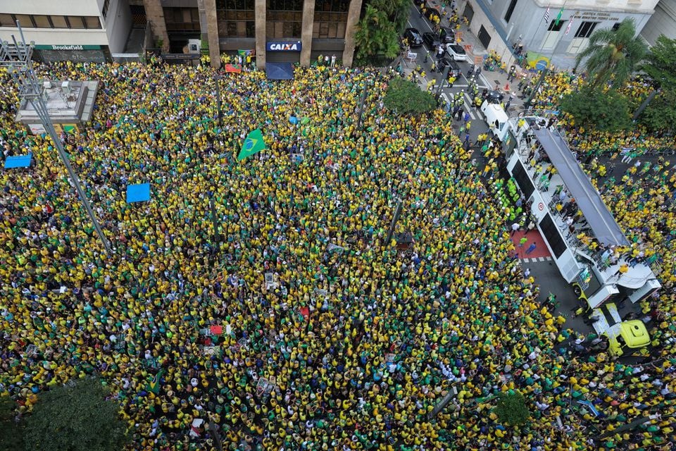 Cựu Tổng thống Brazil Bolsonaro có thể bị ngồi tù, "biển người" biểu tình ủng hộ kín đường - 2