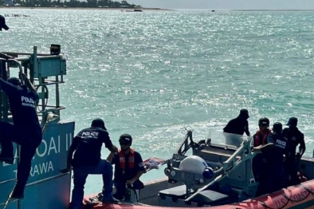 Tuần duyên Mỹ lục soát tàu cá Trung Quốc gần Kiribati