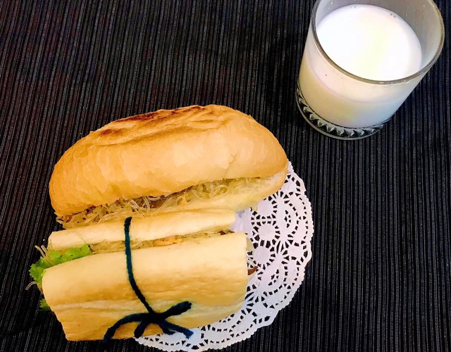 Bánh mì miến. Ảnh Phương Uyên