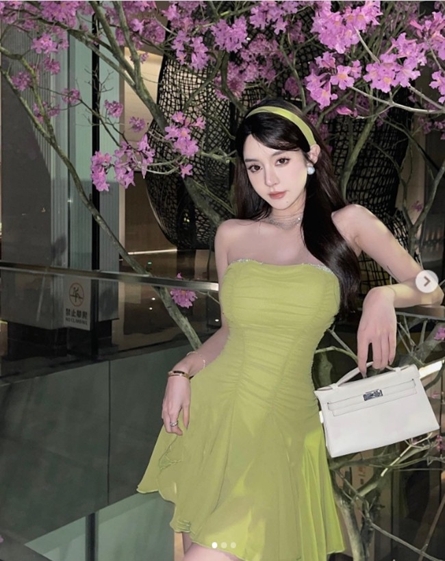 Nhan sắc tuổi 44 của mẹ đơn thân Kim Hiền 9 Nàng hot girl có eo "con kiến" nhờ nghiện ăn cay - 9