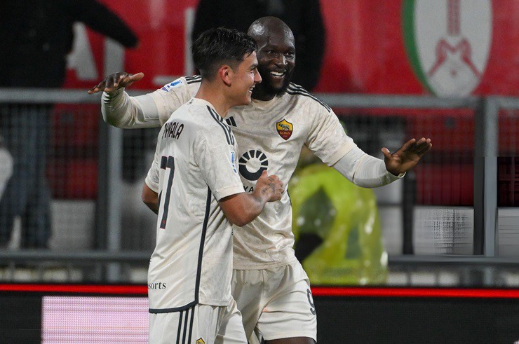 Lukaku và Dybala thay nhau tỏa sáng giúp Roma thắng đậm