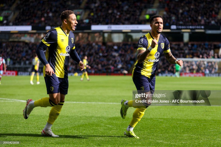 Bournemouth đánh bại Burnley