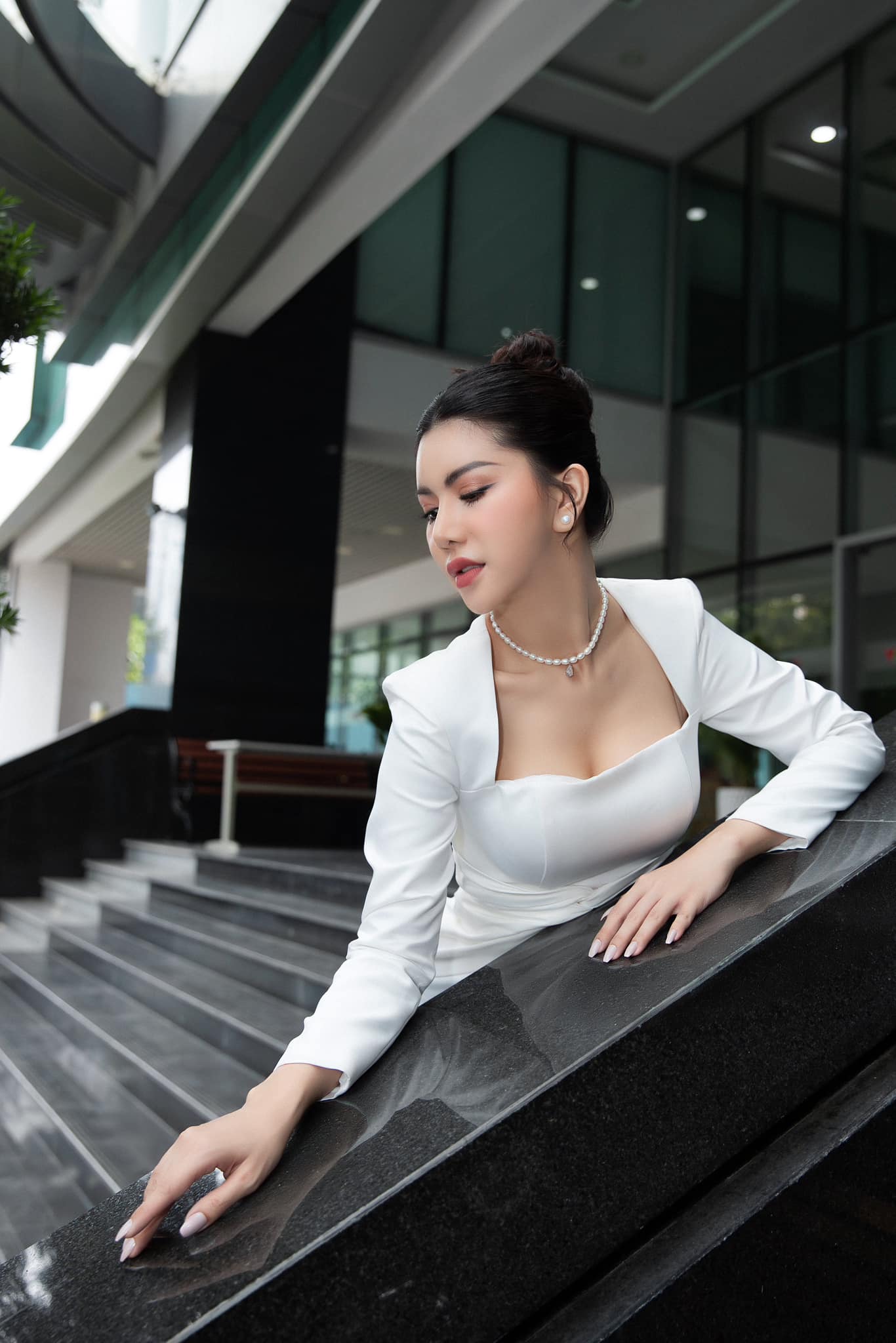 Một ngày cùng sao: Chuyến bay sang Anh cùng hoa hậu Loan Vương - 1