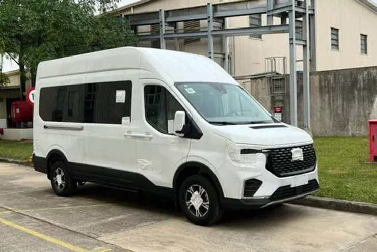 Đại lý Ford bắt đầu nhận cọc dòng xe Transit thế hệ mới - 1