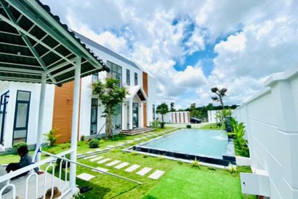 Biệt thự biển rộng 600m2 của Lê Giang - 2