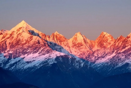 Dãy núi dài nhất trên Trái Đất nằm ở đâu?