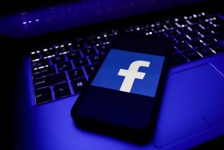 Vụ Facebook "sập" tối 5/3: Có lo mất tài khoản tick xanh, rớt follow?