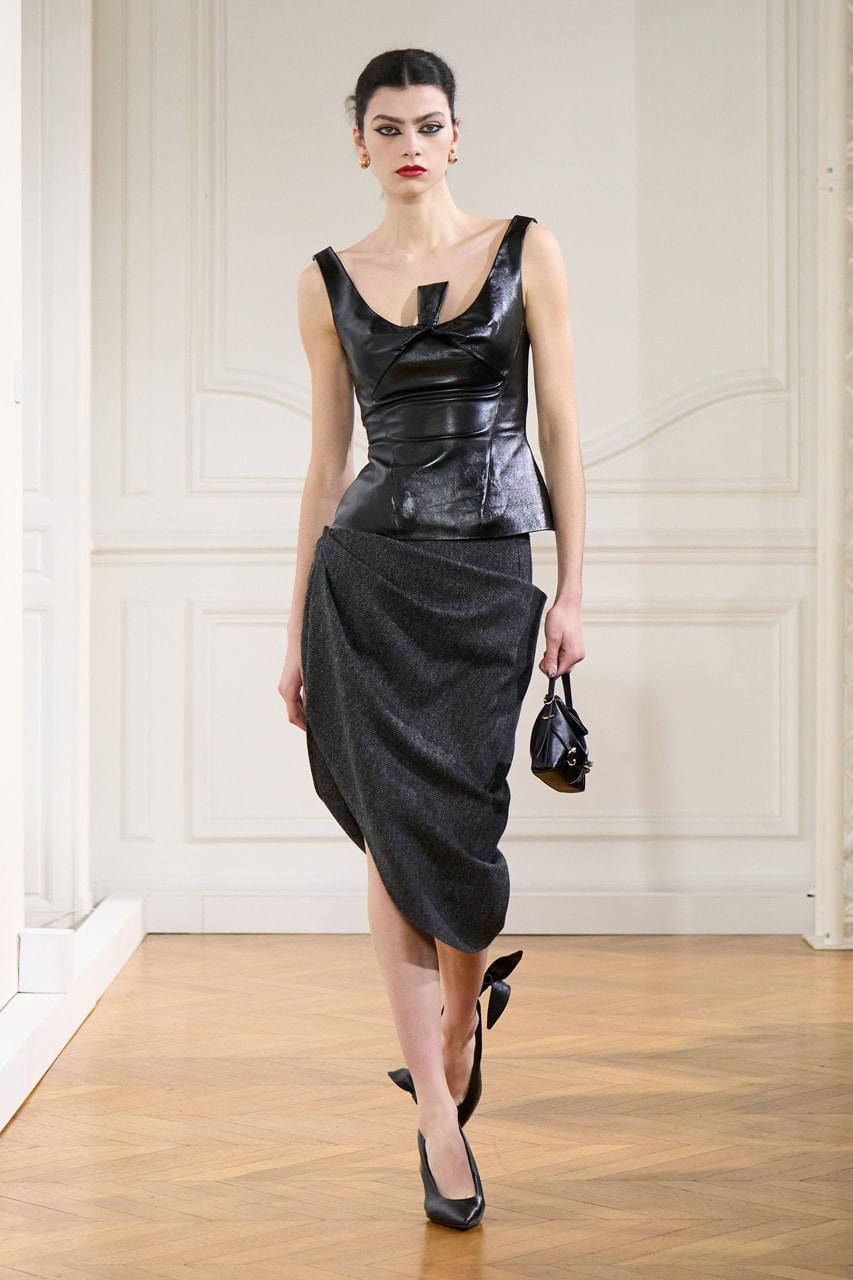 10 thiết kế ấn tượng nhất của Clare Waight Keller ở Givenchy | ELLE