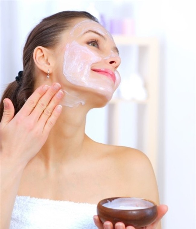 Nguyên nhân khiến da cổ xuống cấp và cách khắc phục - 2
