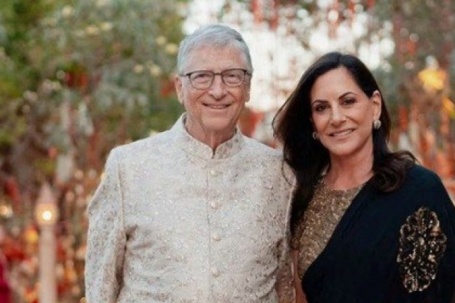 Tiết lộ về bạn gái cùng tỷ phú Bill Gates du lịch Việt Nam