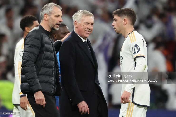 HLV Ancelotti chê bai học trò dù&nbsp;Real Madrid đã giành quyền vào tứ kết Champions League