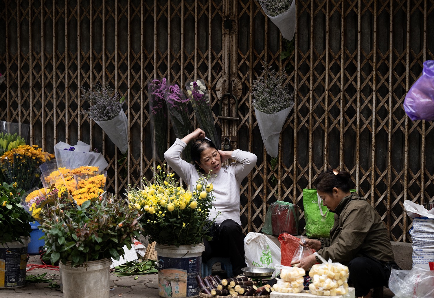 Đến phố 8/3, người ta luôn cảm nhận được một nhịp sống rất đỗi thanh bình.