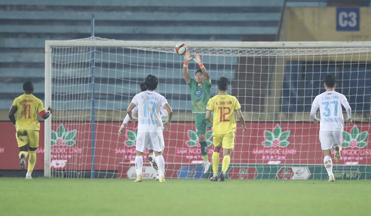 Tình huống Rimario đá phạt đền theo kiểu Panenka không thành công