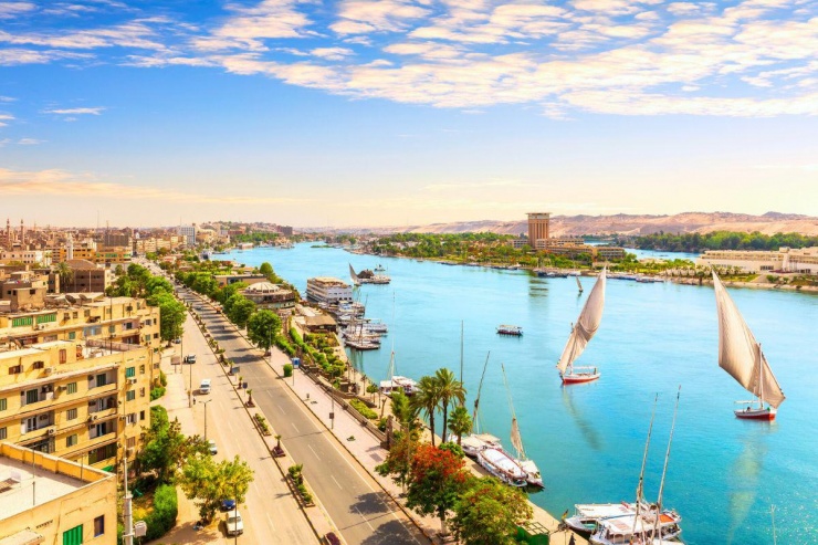 Aswan, thành phố xen lẫn các giá trị cổ đại và hiện đại của Ai Cập. Ảnh: TourScanner.