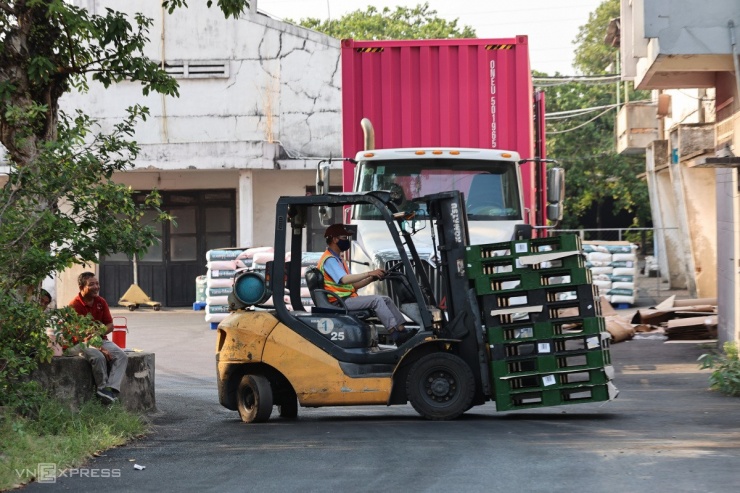 Hiện phần lớn công ty, nhà máy ở đây vẫn hoạt động, với tổng số gần 21.500 lao động.