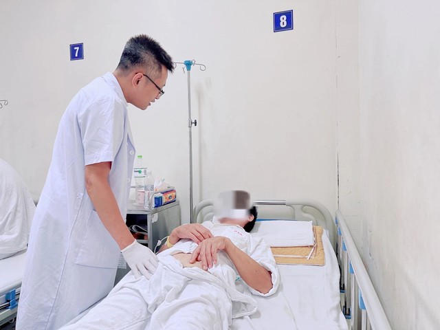 Điều trị bệnh nhân xoắn tinh hoàn tại Bệnh viện Việt Đức