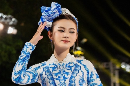 NTK Đỗ Trịnh Hoài Nam đưa áo dài cưới hỏi lên sàn diễn 10 năm Lễ hội Áo dài