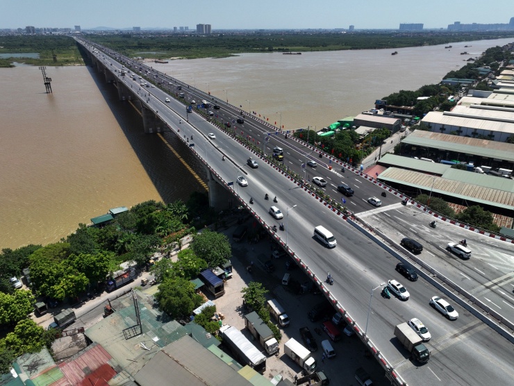 Cầu Vĩnh Tuy (Hà Nội).