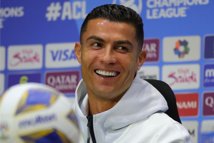 Ronaldo kêu gọi fan tới cổ vũ và giải thích về hành động khiếm nhã