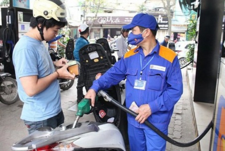 Giá xăng dầu hôm nay 12/3: Lại đồng loạt tăng khi nguồn cung bị thắt chặt