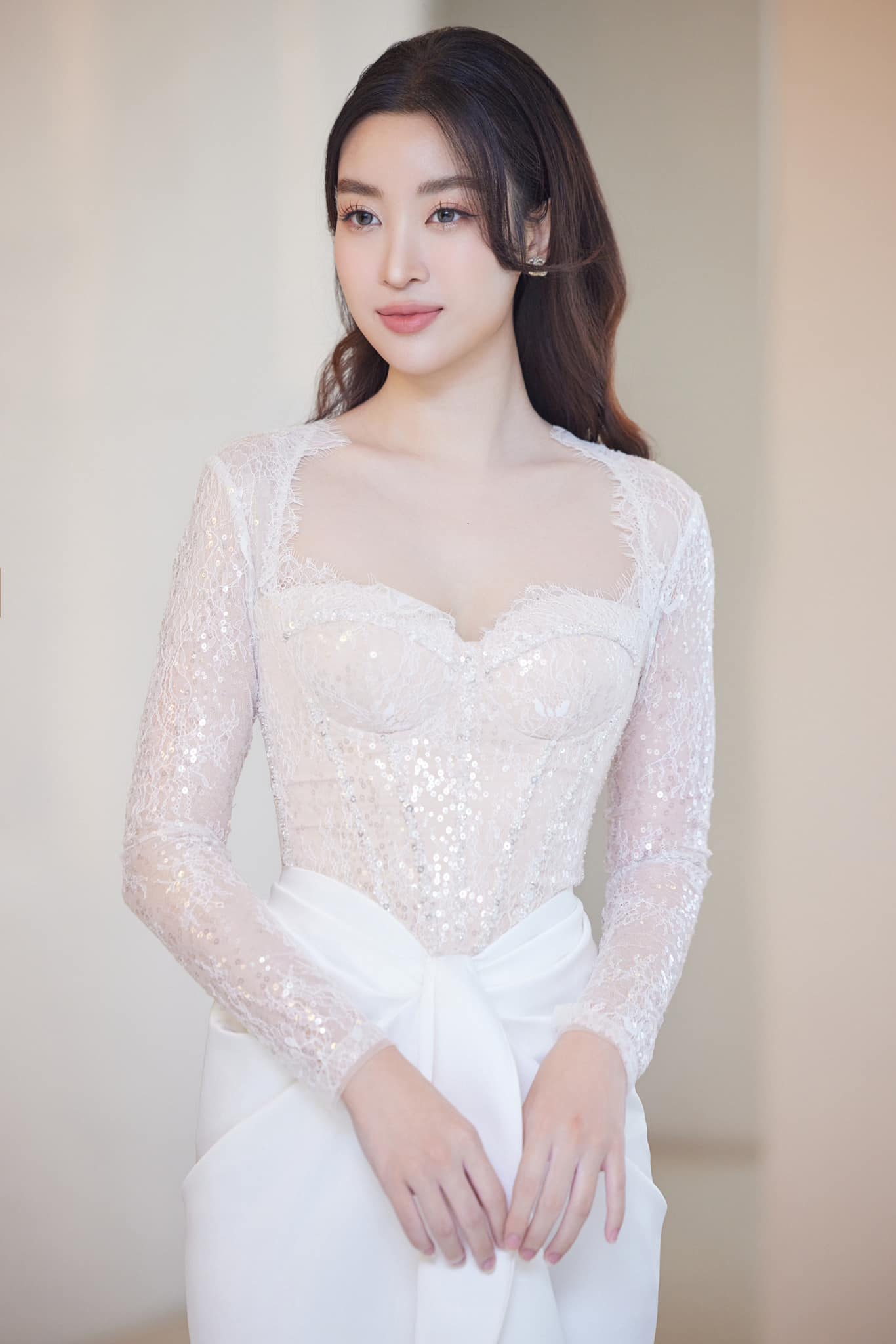 Thiên đường váy trắng dự tiệc tại Hà Nội đẹp lịm tim – Topvay Fashion