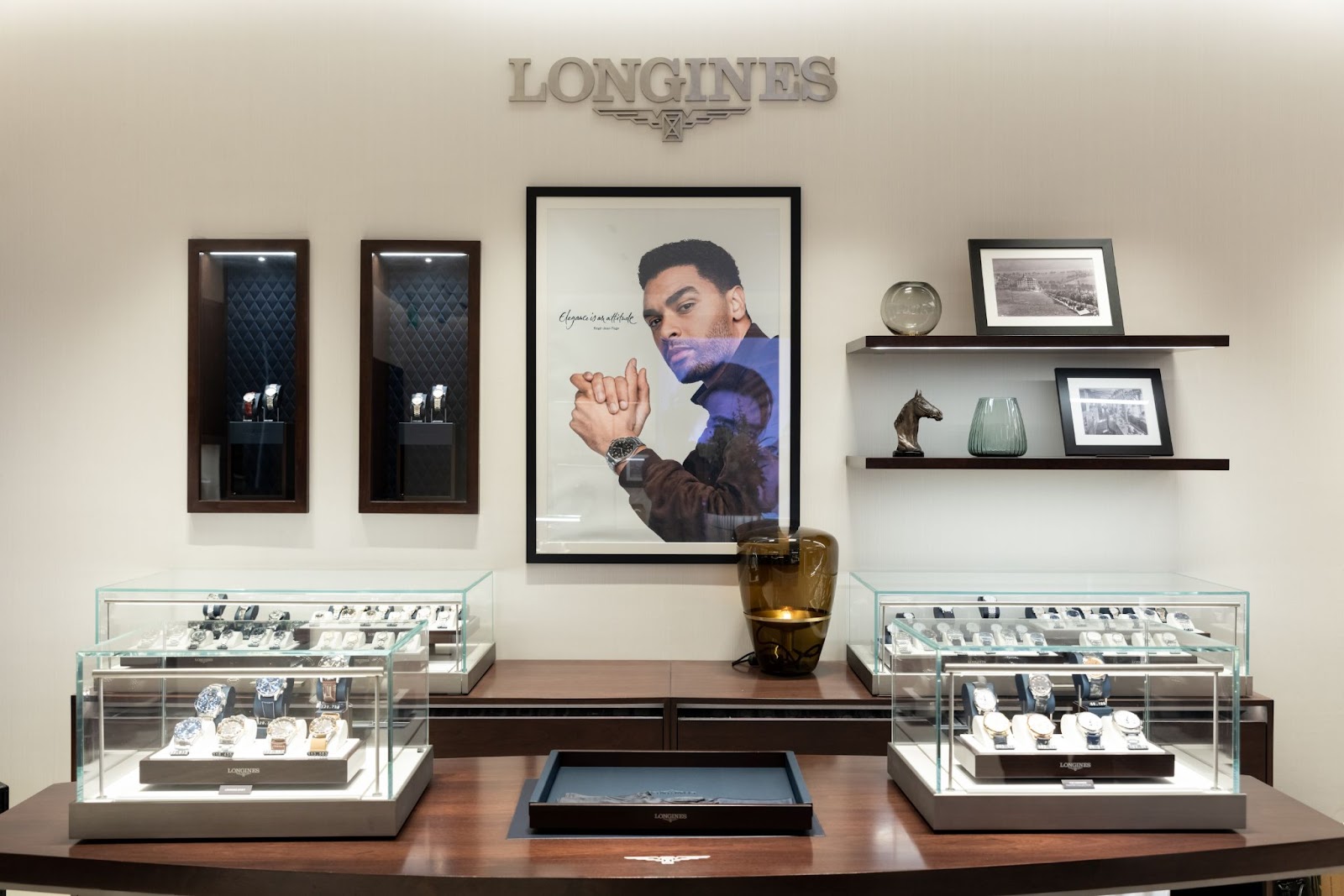 Chiêm ngưỡng dòng chảy lịch sử hơn 190 năm của Longines tại phòng trưng bày mới - 2