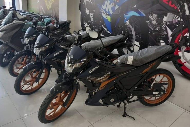 Giá Suzuki Raider R150 tiếp tục được đại lý "sale" mạnh - 1