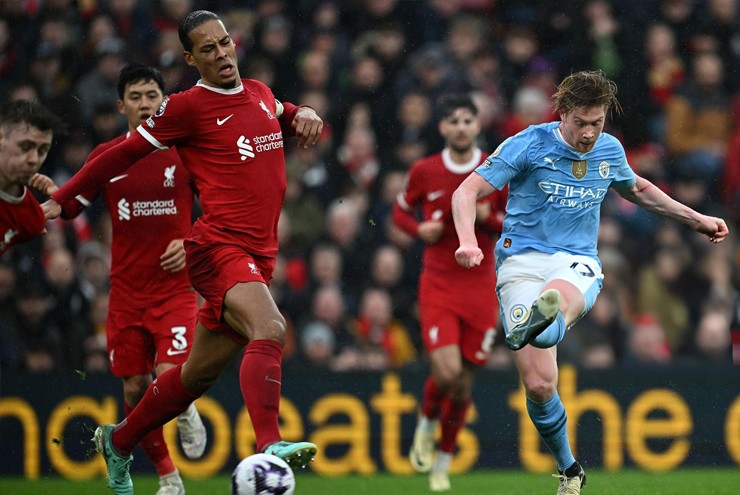 Liverpool và Man City "giúp" Arsenal có được ngôi đầu Ngoại hạng Anh