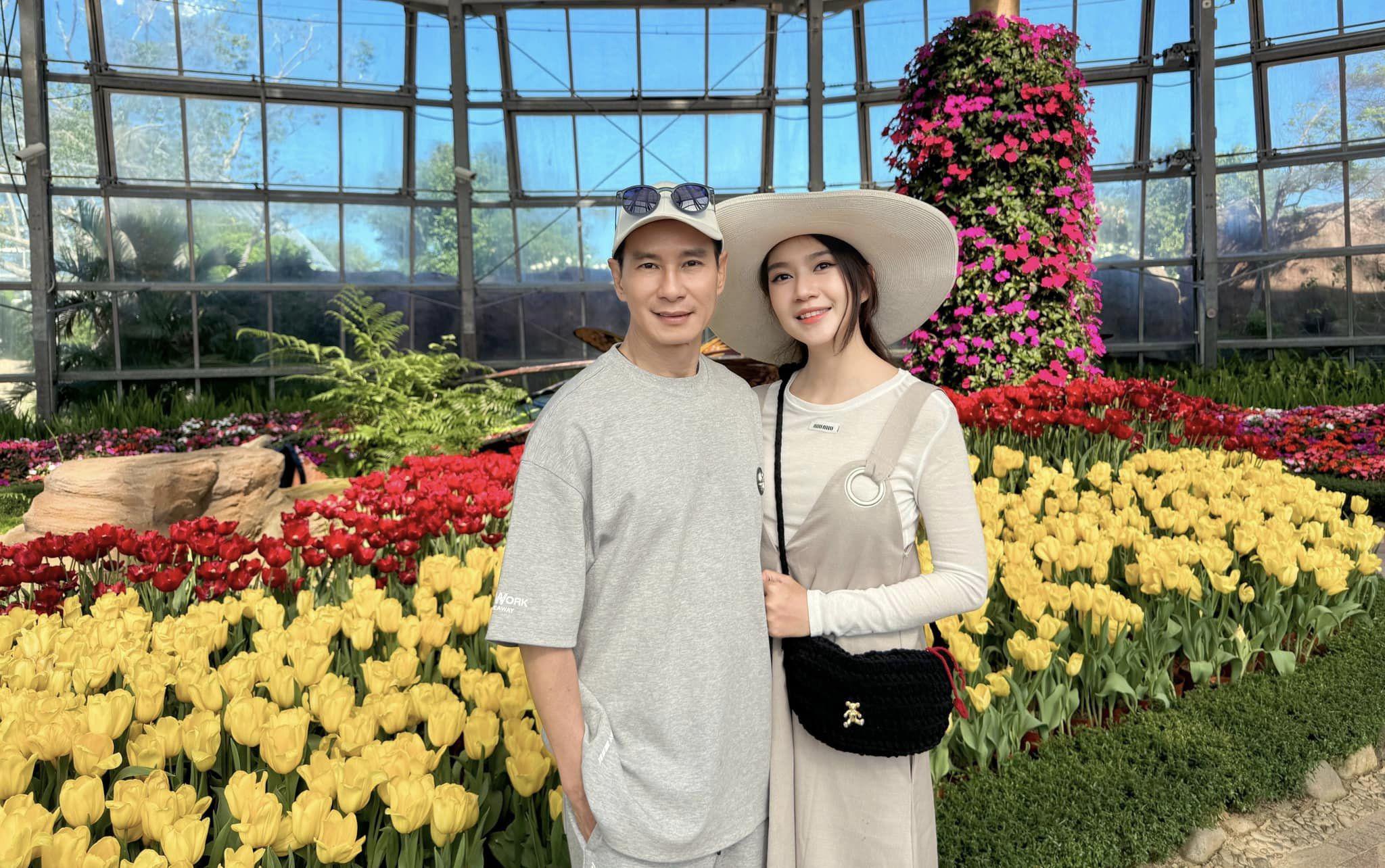 Hôn nhân cách nhau 17 tuổi đầy hạnh phúc của Lý Hải và Minh Hà.