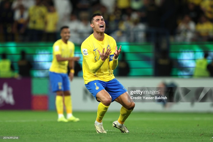 Al Nassr thất bại 1-3 trên chấm luân lưu cân não