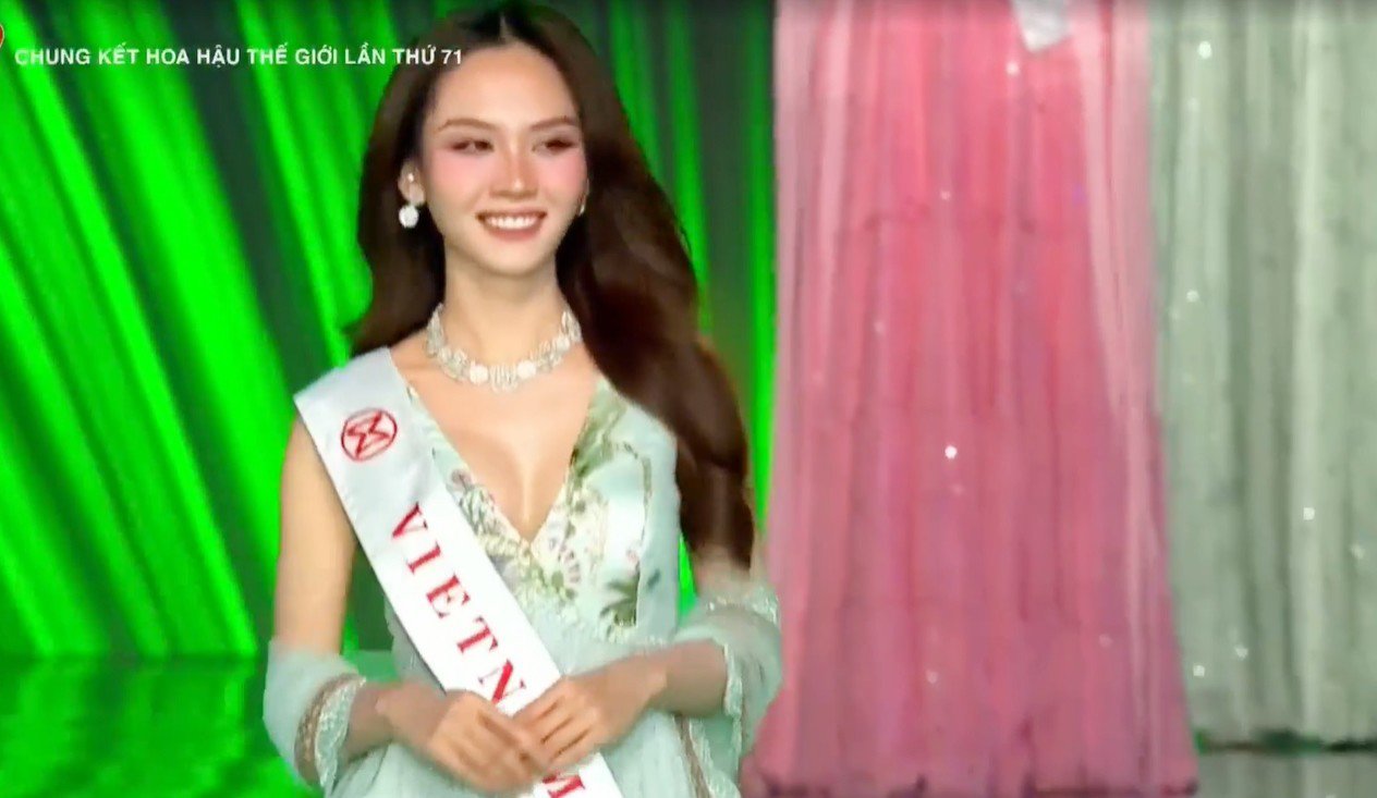 Hoa hậu Mai Phương nói gì khi dừng chân ở Top 40 Miss World