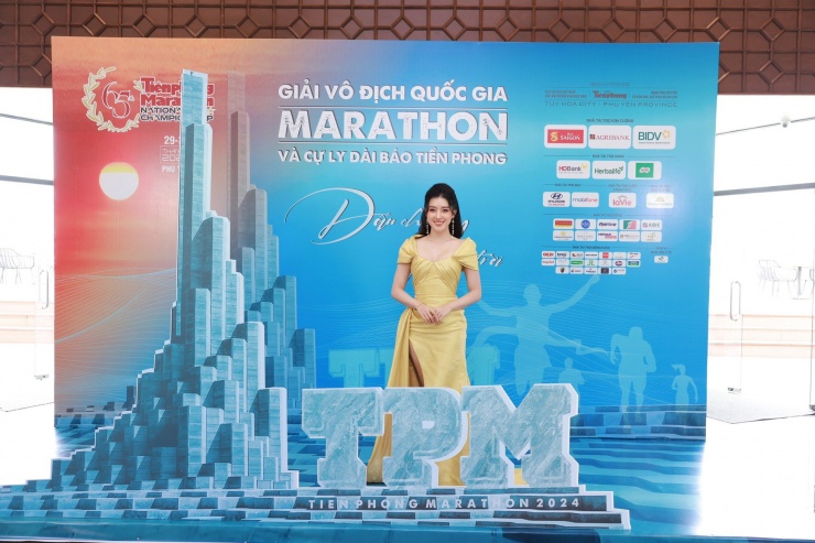 Á hậu Huyền My: &#39;Choáng ngợp với đường chạy của Tiền Phong Marathon 2024&#39; - 2