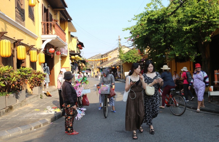 Du khách mê mẩn check-in Hội An lúc ráng chiều - 4