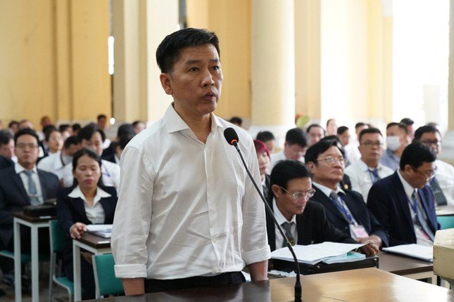 Cựu Tổng giám đốc SCB - bị cáo Võ Tấn Hoàng Văn tại phiên tòa. Ảnh: Phạm Nguyễn