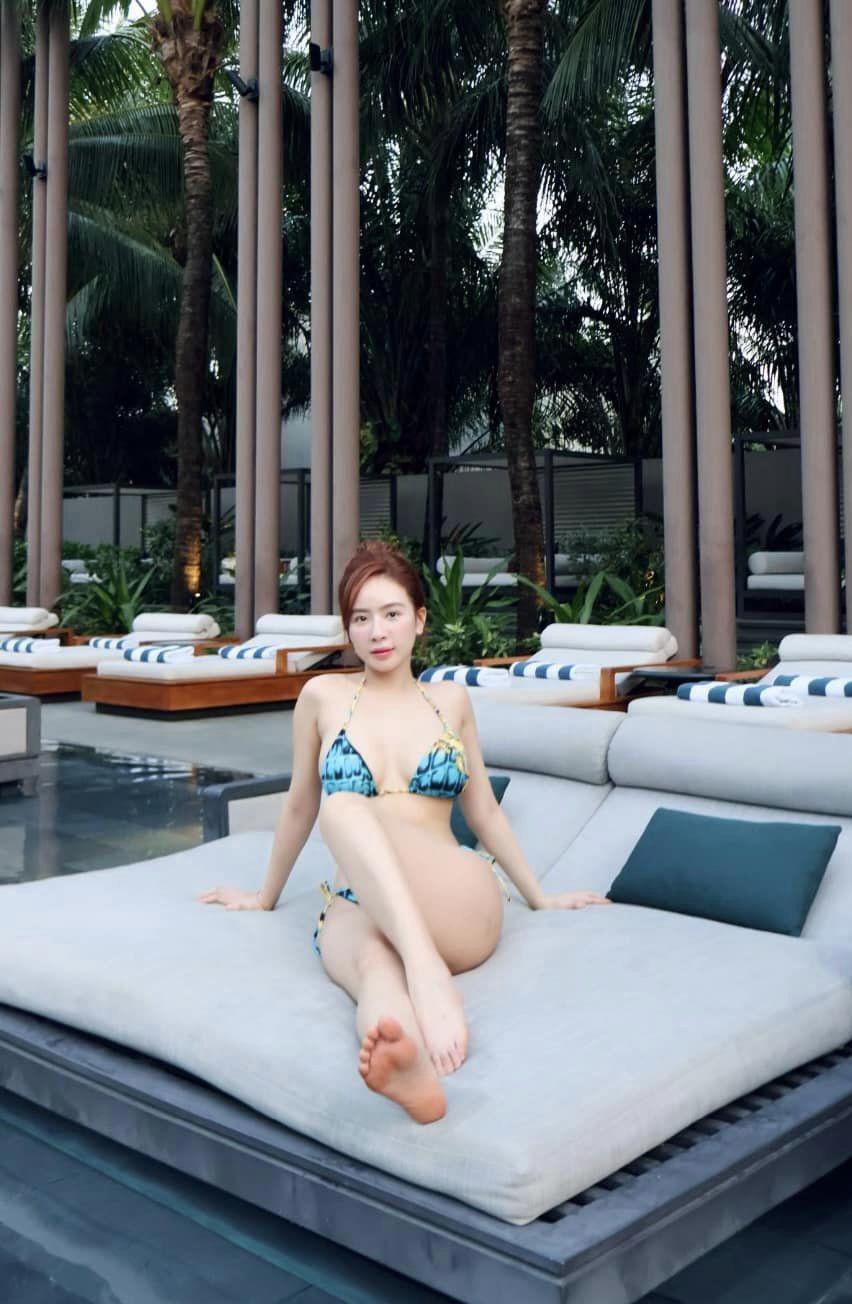 Loạt ảnh diện bikini mới của Phương Bora.