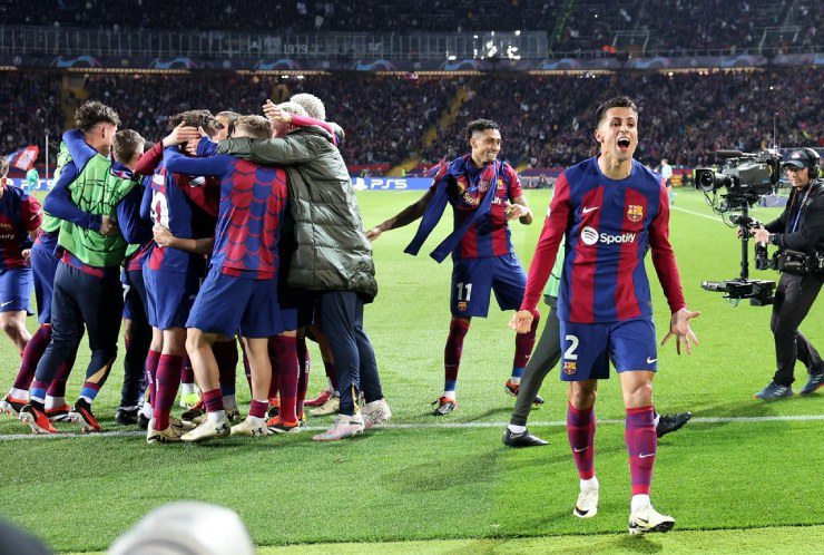 Barca đoạt vé vào tứ kết Champions League 2023/24