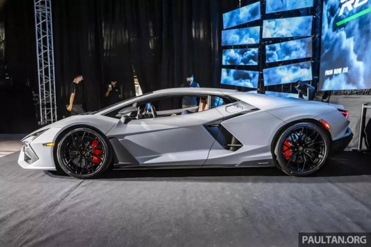 Minh Nhựa sẽ chi tới 50 tỷ để "tậu" Lamborghini Revuelto PHEV mới?