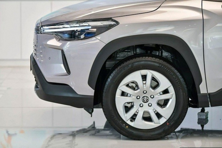 Toyota Corolla Cross 2024 đã cập cảng Việt Nam, từ 860 triệu đồng? - 5