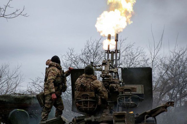 Ukraine đang gặp khó khăn trước sức ép của quân đội Nga. Ảnh: Reuters