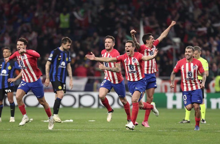 Atletico Madrid ăn mừng sau loạt sút luân lưu