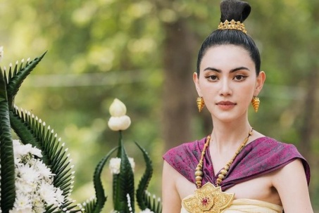 "Quốc bảo sắc đẹp Thái Lan" gây ngỡ ngàng với tỷ lệ cơ thể như tạc tượng