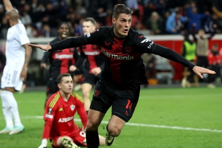 Leverkusen ngược dòng cảm xúc, Roma thua vẫn có vé vào tứ kết Europa League