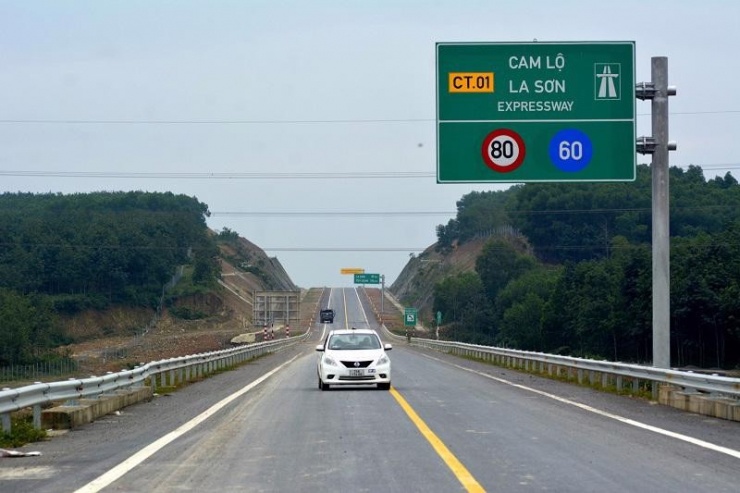Liên tiếp có tai nạn xảy ra trên cao tốc Cam Lộ-La Sơn, Cục Đường bộ phải làm rõ trách nhiệm.
